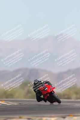 media/Oct-26-2025-Race Pace (Sun) [[c1447ca738]]/Non Verified (1st 20 Minutes of every Hour)/4-Turn 14 (1110am)/